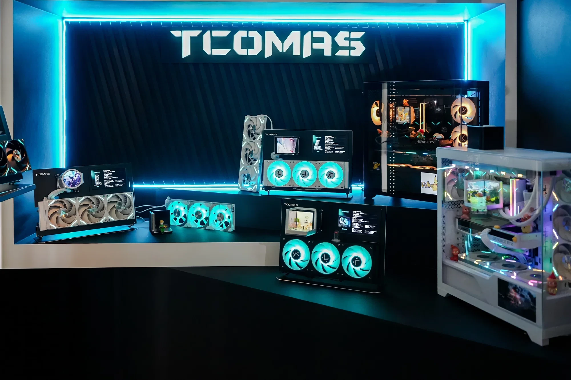 TCOMAS ra mắt tản nhiệt AIO đầu tiên thế giới có màn hình 3D triple-display tại COMPUTEX 2026